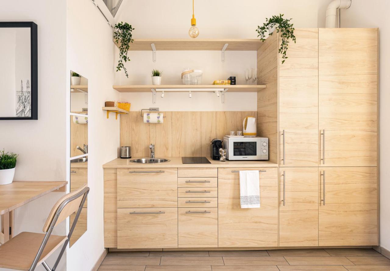 A Yellow Touch - Modern Studio In Isola Milano Zewnętrze zdjęcie