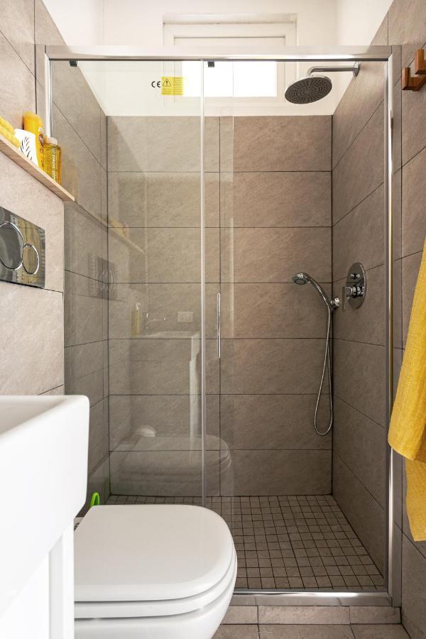 A Yellow Touch - Modern Studio In Isola Milano Zewnętrze zdjęcie