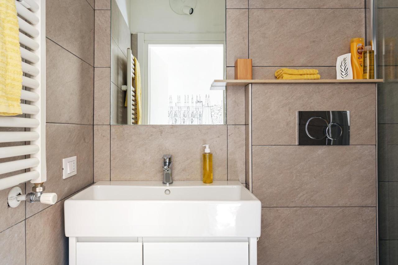 A Yellow Touch - Modern Studio In Isola Milano Zewnętrze zdjęcie